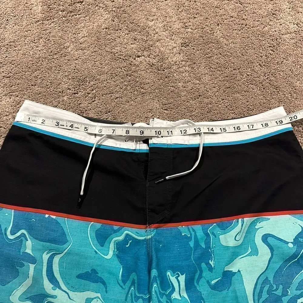 Quicksilver! Boardshorts very good condition size 38!